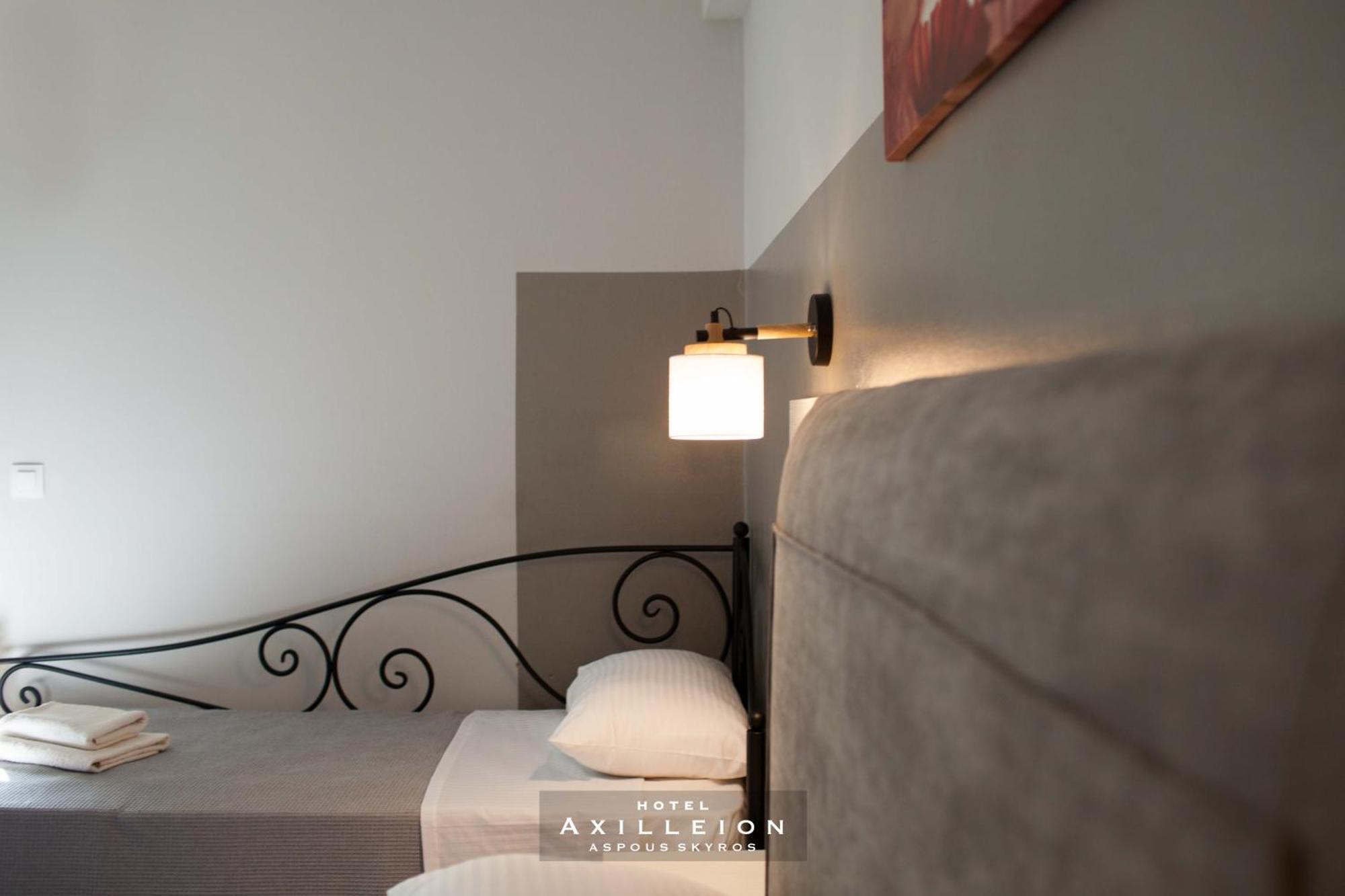 Achilleion Hotel Скирос Екстериор снимка